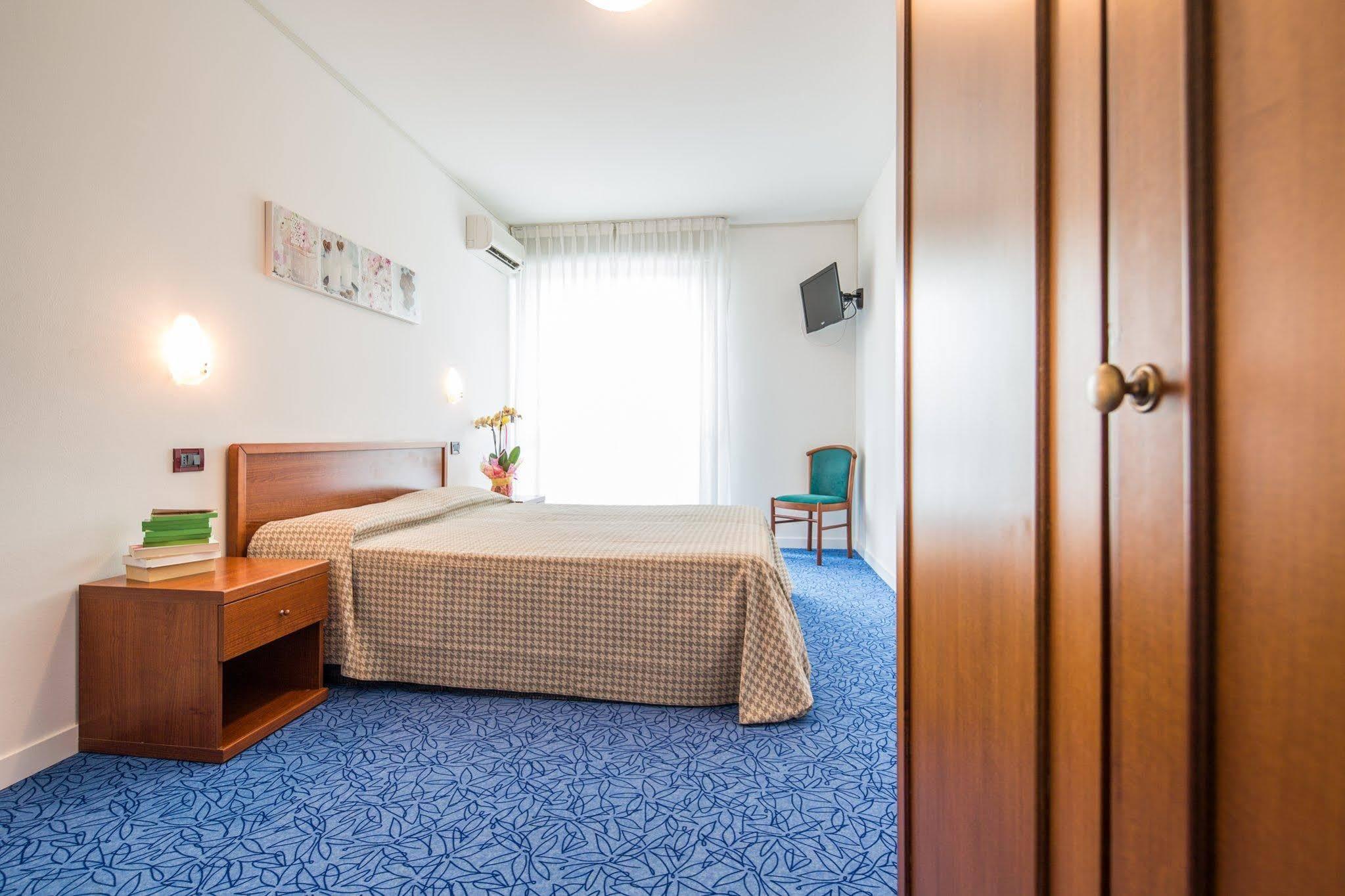 Hotel Olympia Lignano Sabbiadoro Luaran gambar